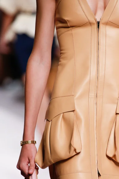 Look 76